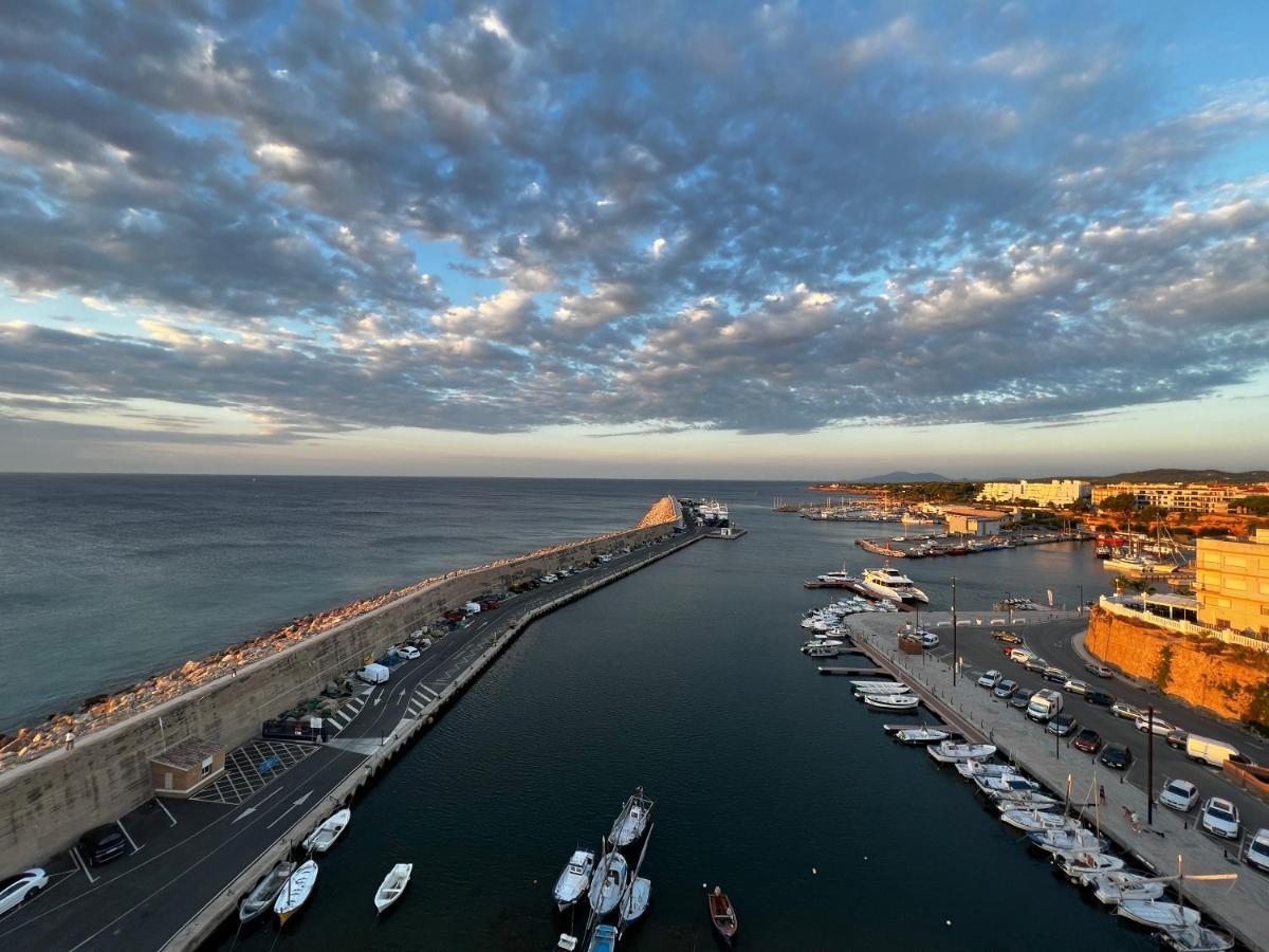 Charming Sea Front 3 Bedroom Apartment - Incredible Views! L'Ametlla de Mar Buitenkant foto