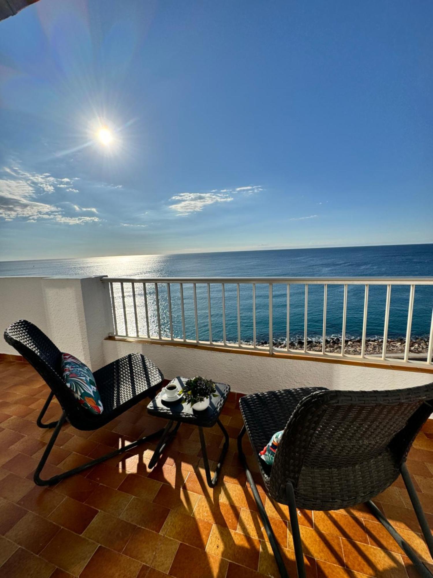 Charming Sea Front 3 Bedroom Apartment - Incredible Views! L'Ametlla de Mar Buitenkant foto