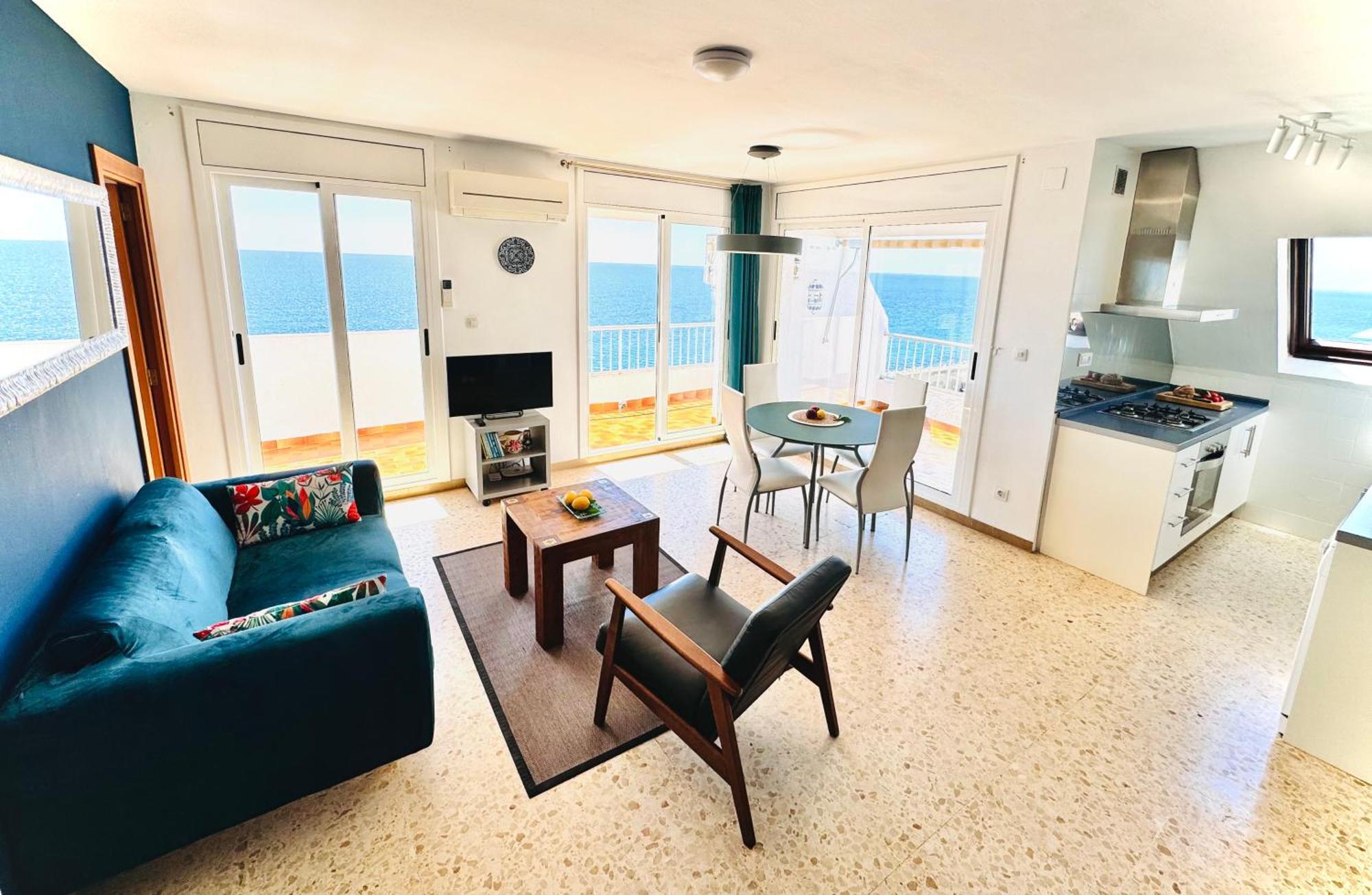 Charming Sea Front 3 Bedroom Apartment - Incredible Views! L'Ametlla de Mar Buitenkant foto