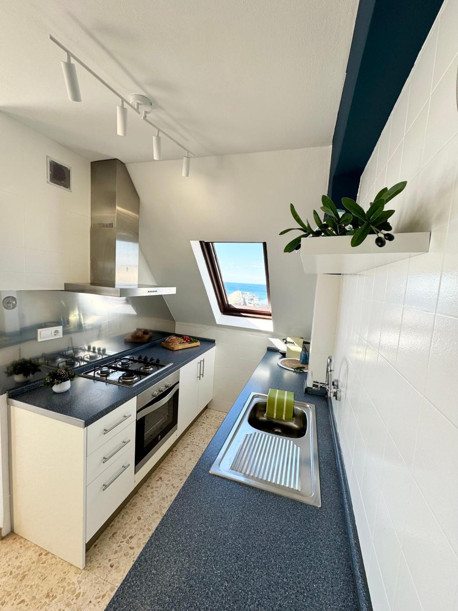 Charming Sea Front 3 Bedroom Apartment - Incredible Views! L'Ametlla de Mar Buitenkant foto