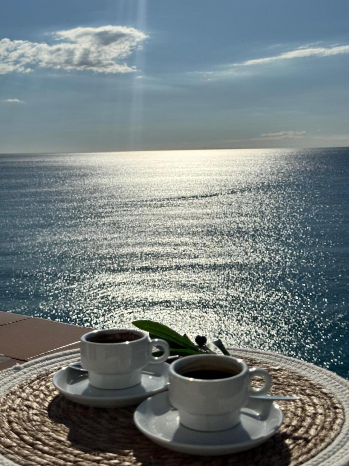 Charming Sea Front 3 Bedroom Apartment - Incredible Views! L'Ametlla de Mar Buitenkant foto